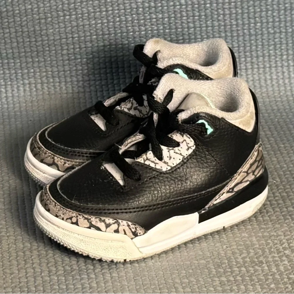 Nike Air Jordan 3 Retro ‘Green Glow’ (TD) Shoes DM0968-031‎ Toddler Size 5C